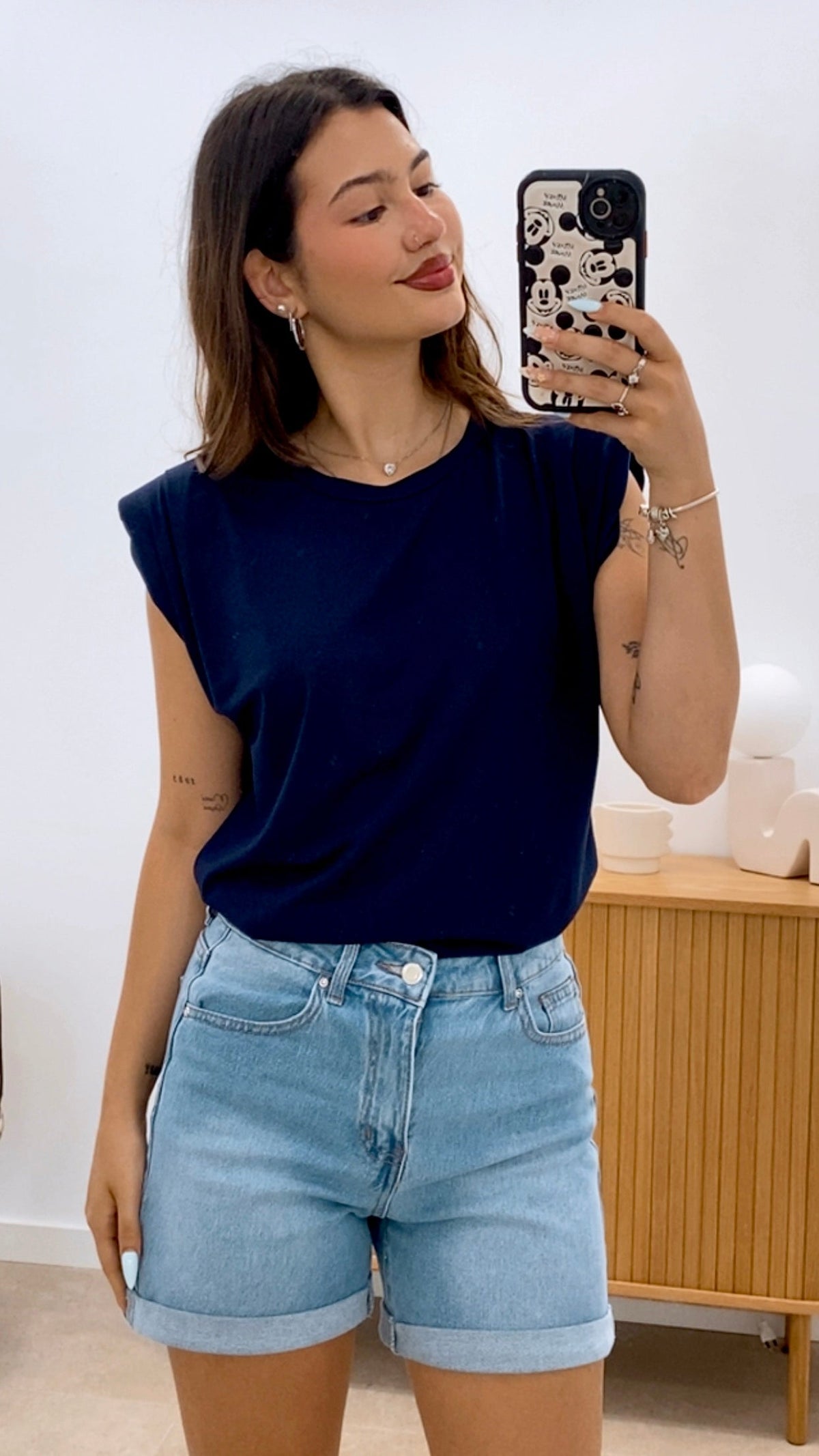 CAMISETA LISA HOMBRERAS