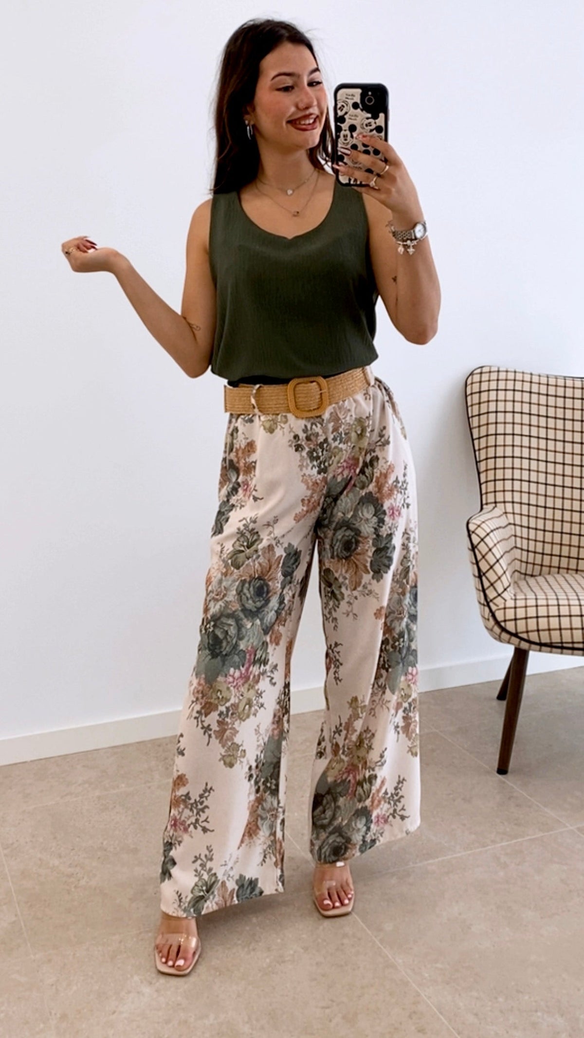 PANTALÓN FLORAL CON CINTURÓN RAFIA
