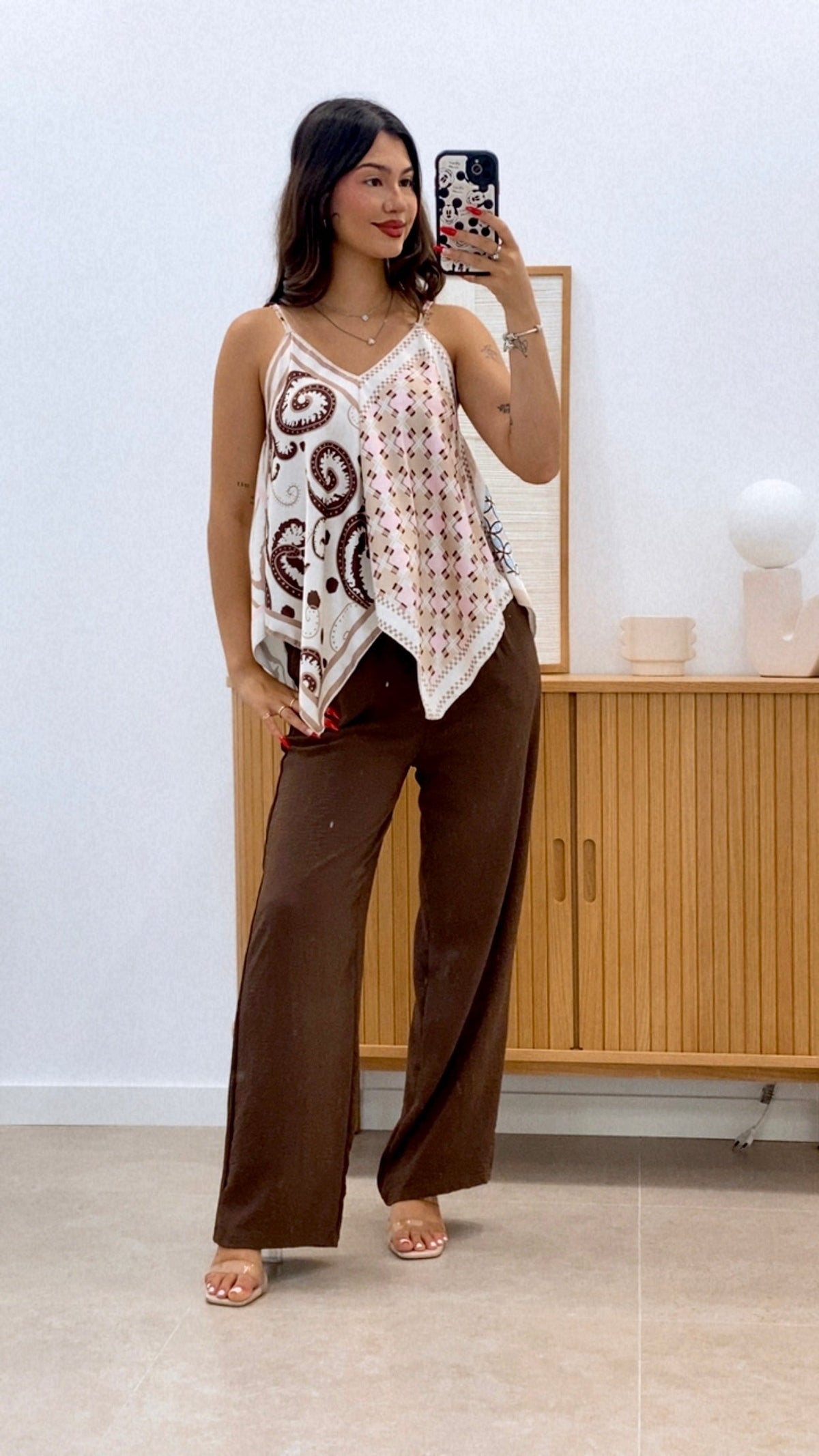 TOP ASIMÉTRICO ESTAMPADO Y TIRANTES