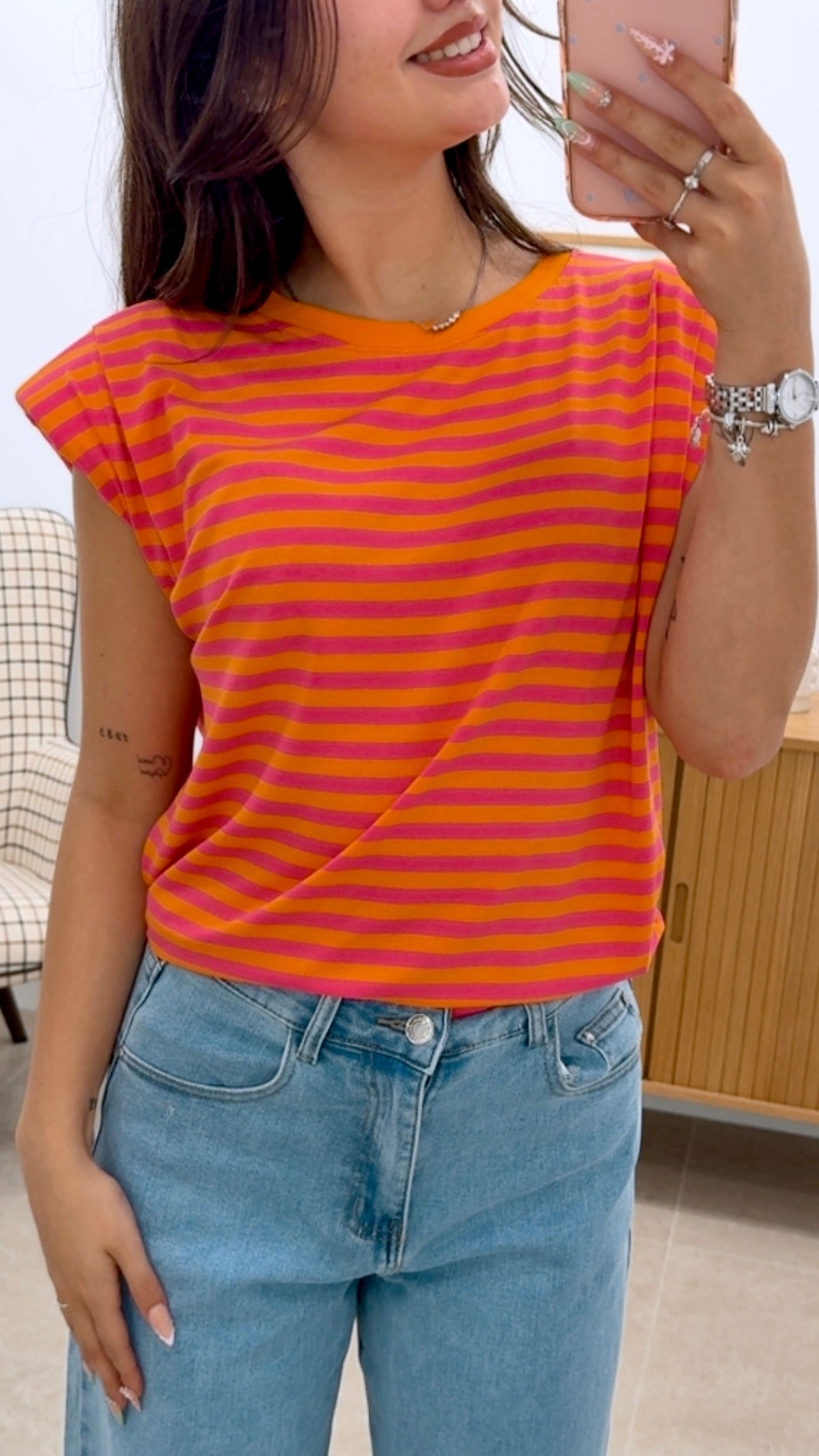 CAMISETA HOMBRERAS LÍNEAS