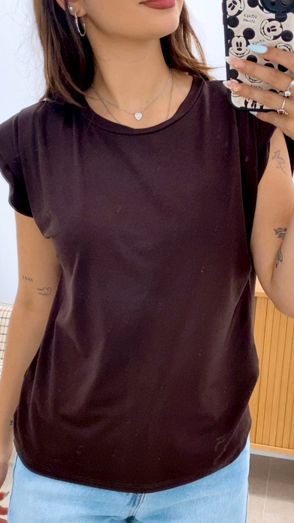CAMISETA LISA HOMBRERAS