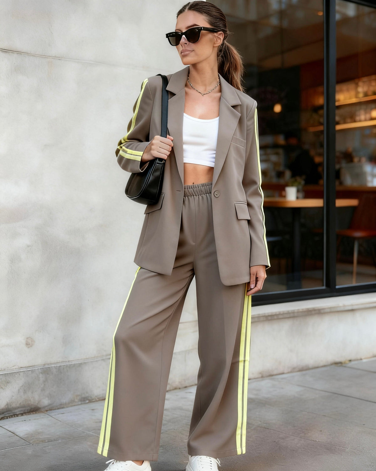 Conjunto de Americana Clásica con Botones Frontales y Pantalón Engomado Doble Línea Lateral para Looks Profesionales y Casuales