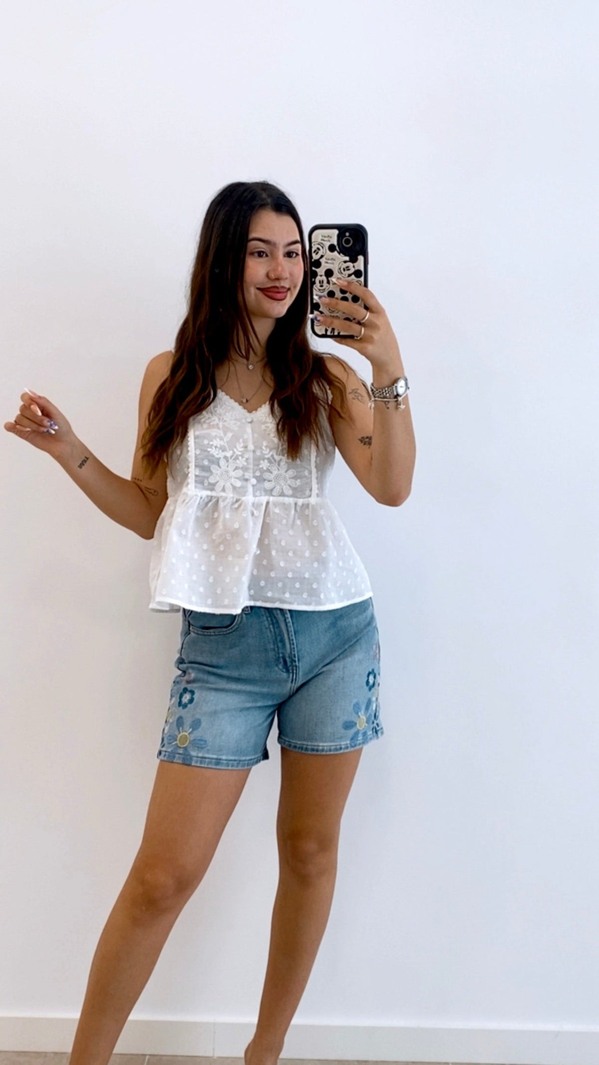 CAMISETA DE TIRANTES BORDADA