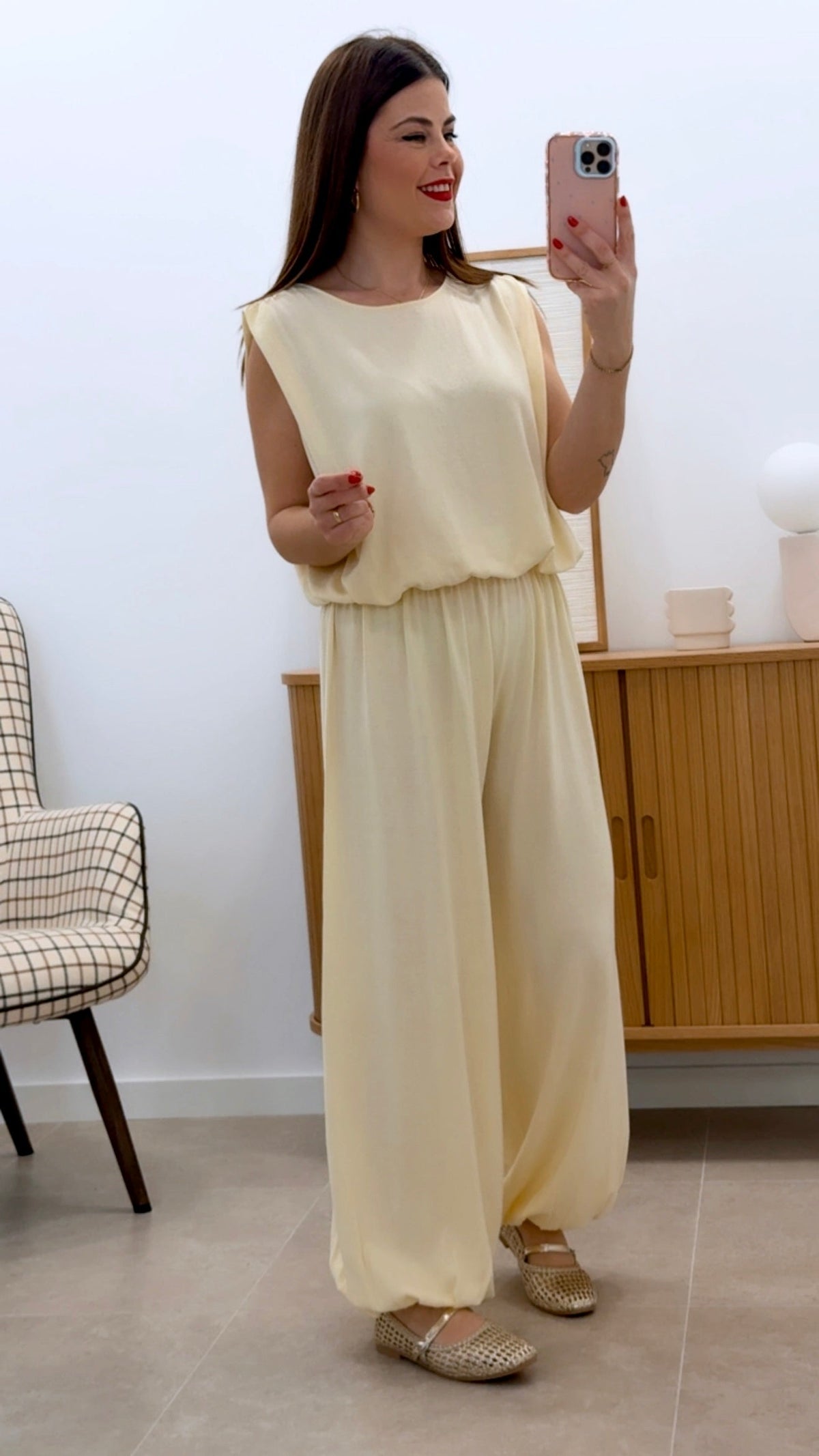 CONJUNTO DE CAMISETA Y PANTALÓN ENGOMADOS