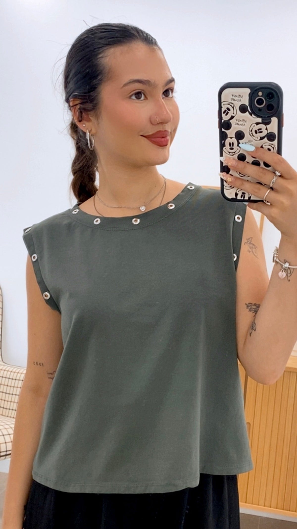 CAMISETA CHAPAS PERFORADAS