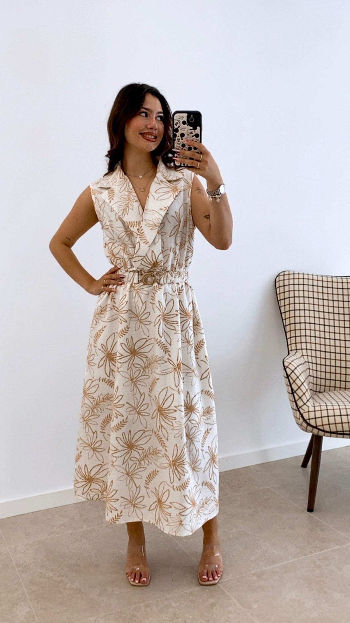 VESTIDO ESCOTE CRUZADO CON CINTURÓN ENGOMADO