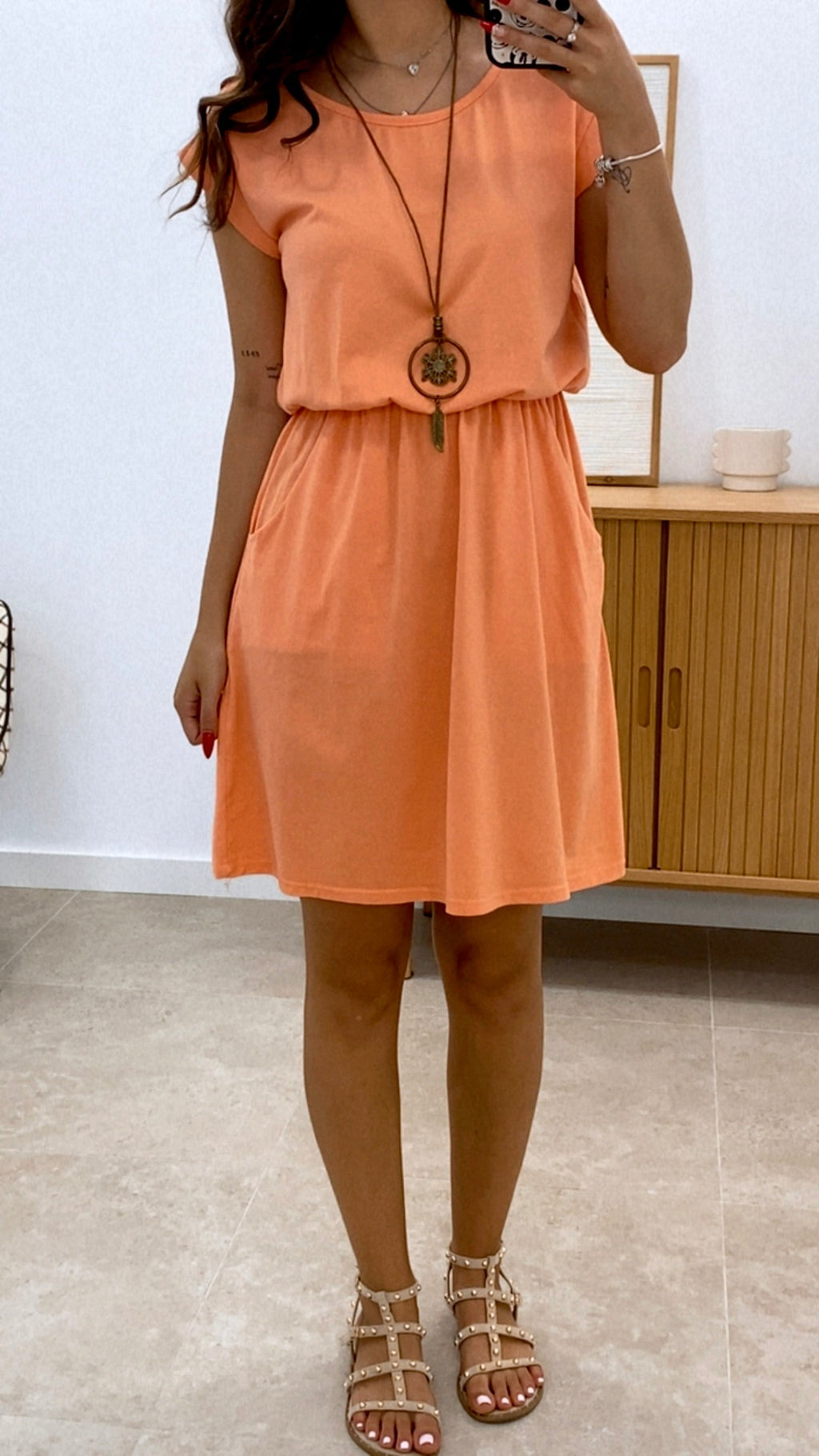 VESTIDO LISO + COLLAR