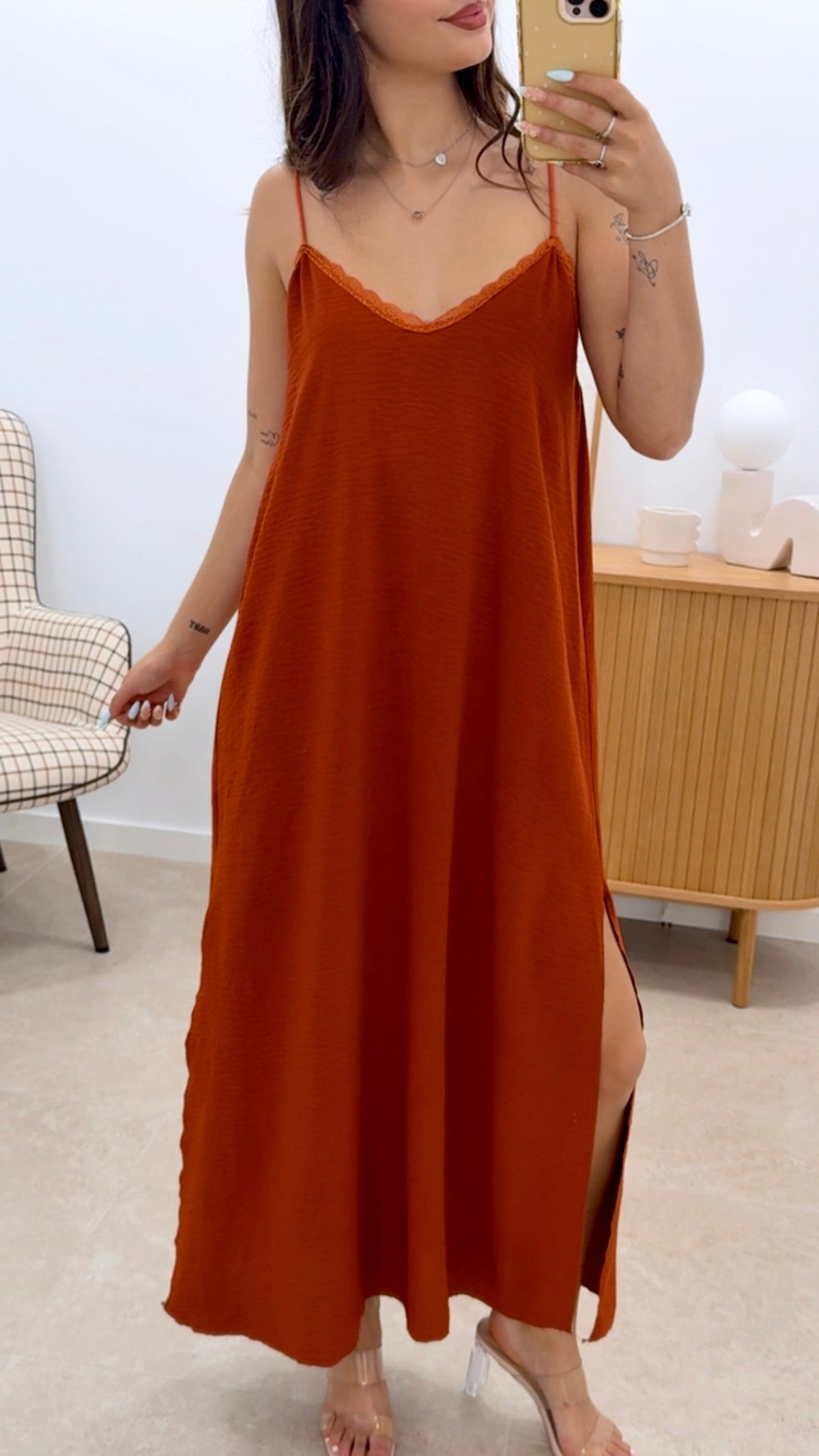 VESTIDO LENCERO