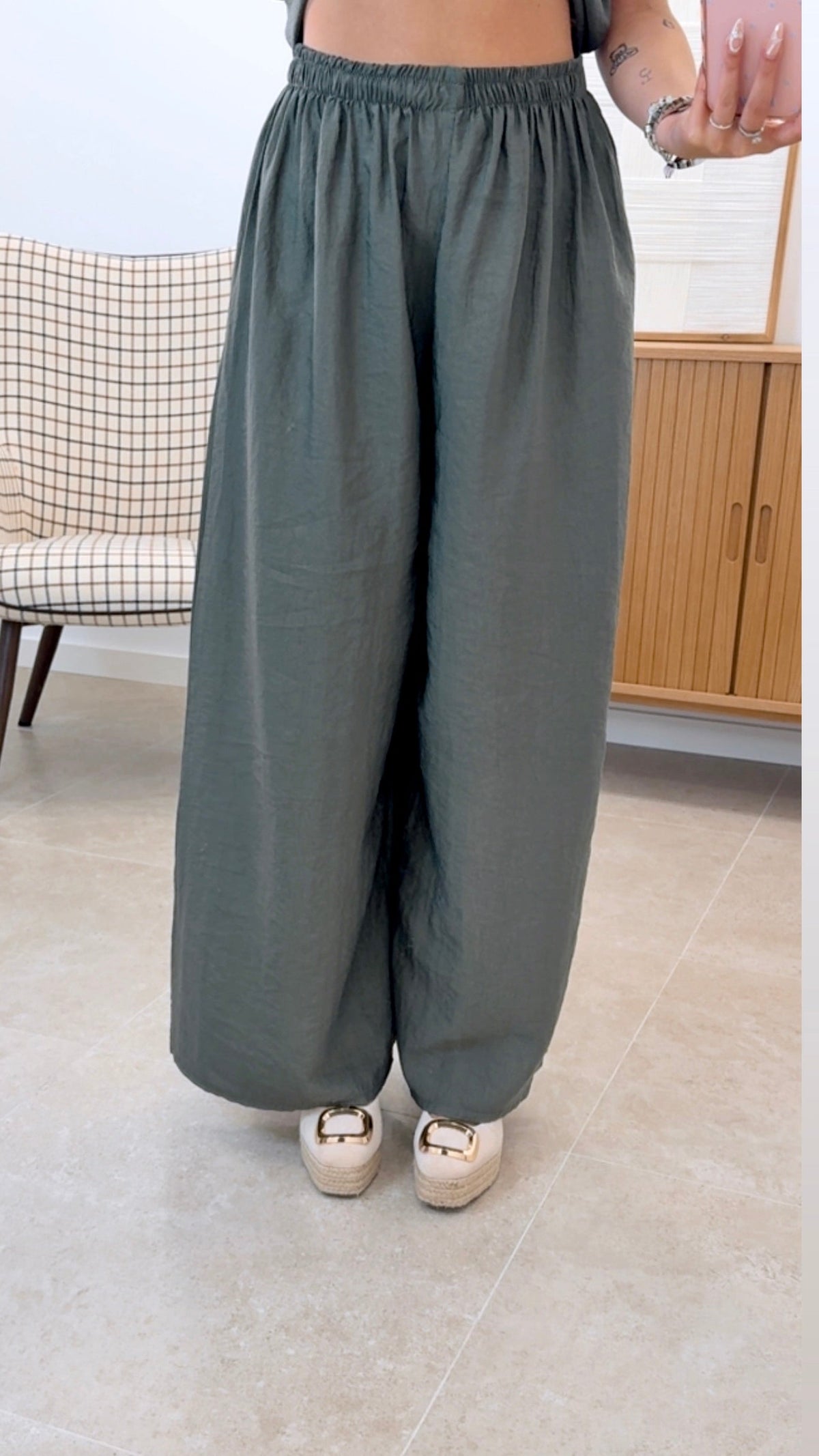 CONJUNTO LISO ANUDADO TOTAMONA en Talla Única Pantalón con Cintura Engomada y Camiseta de Manga Corta 85% Viscosa 15% Nylon Suave y Duradero Look Casual Cómodo