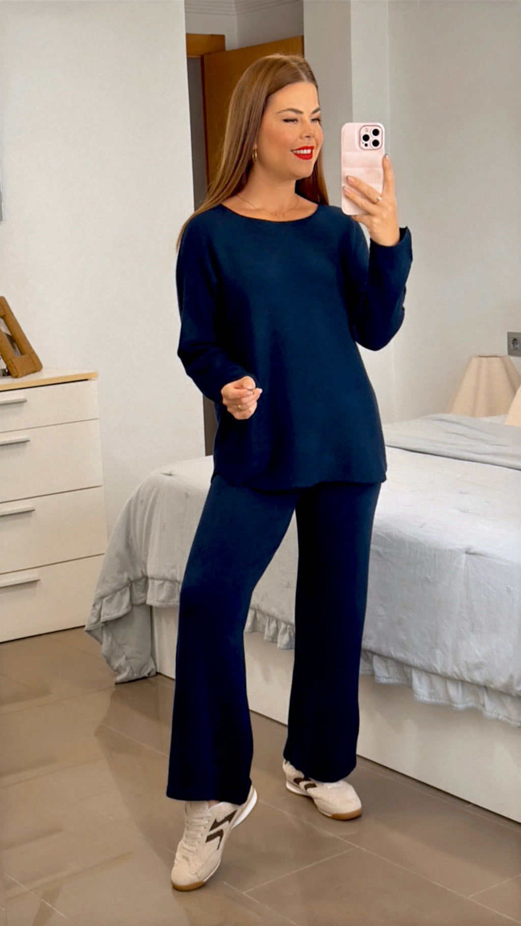 CONJUNTO PUNTO COLOR TOTAMONA Conjunto Punto de Dos Piezas, Camiseta de Manga Larga, Cuello Redondo, Pantalón con Elástico en la Cintura, Punto Medio, Cómodo y Versátil, Ropa de Mujer, para Uso Diario, Especial para Otoño, Invierno y Entretiempo.