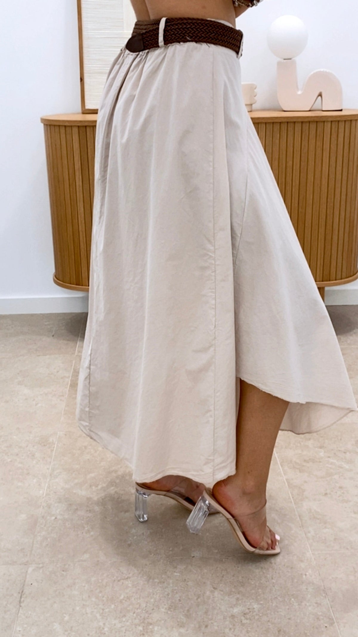 FALDA IRREGULAR + CINTURÓN