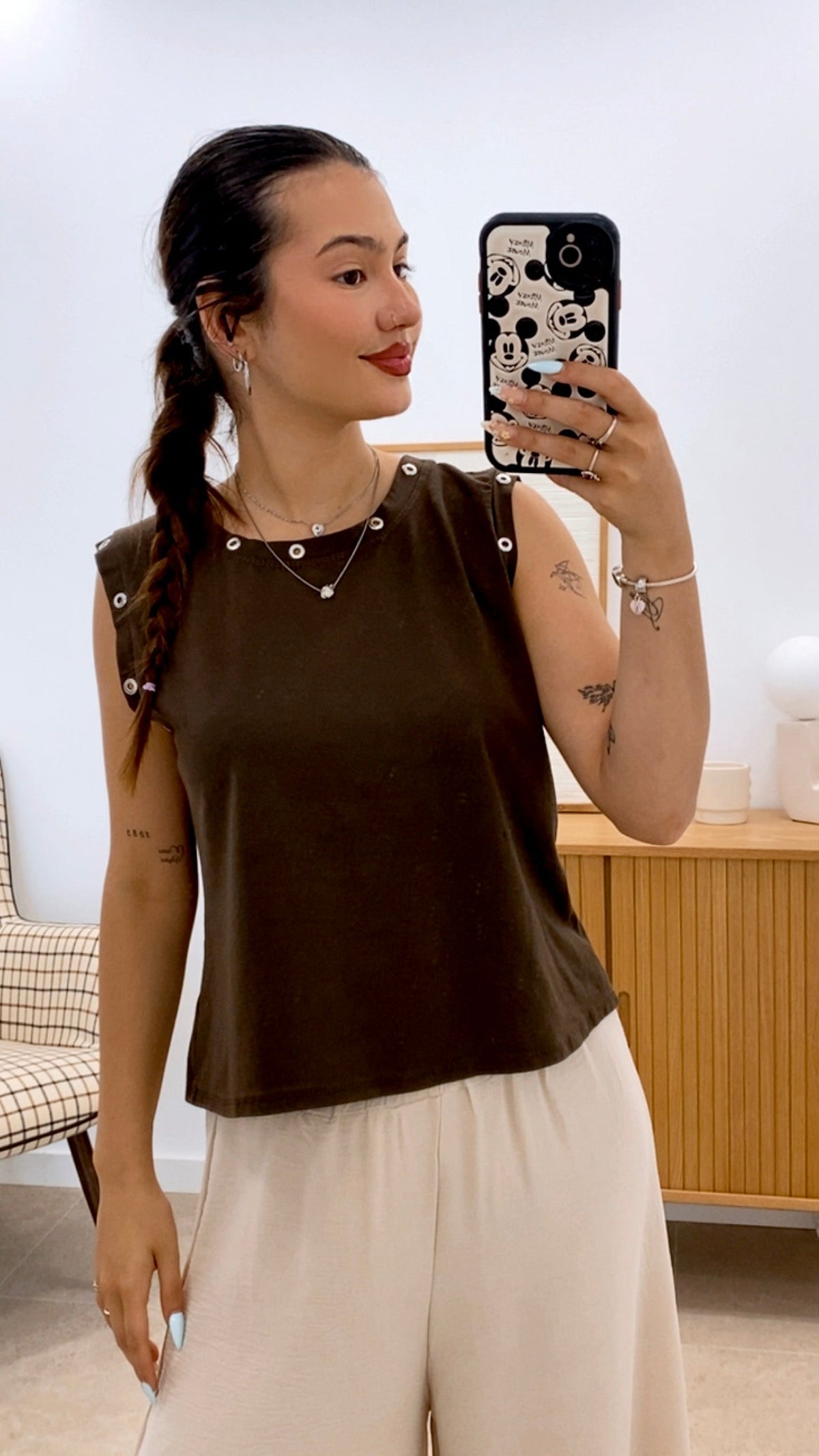 CAMISETA CHAPAS PERFORADAS