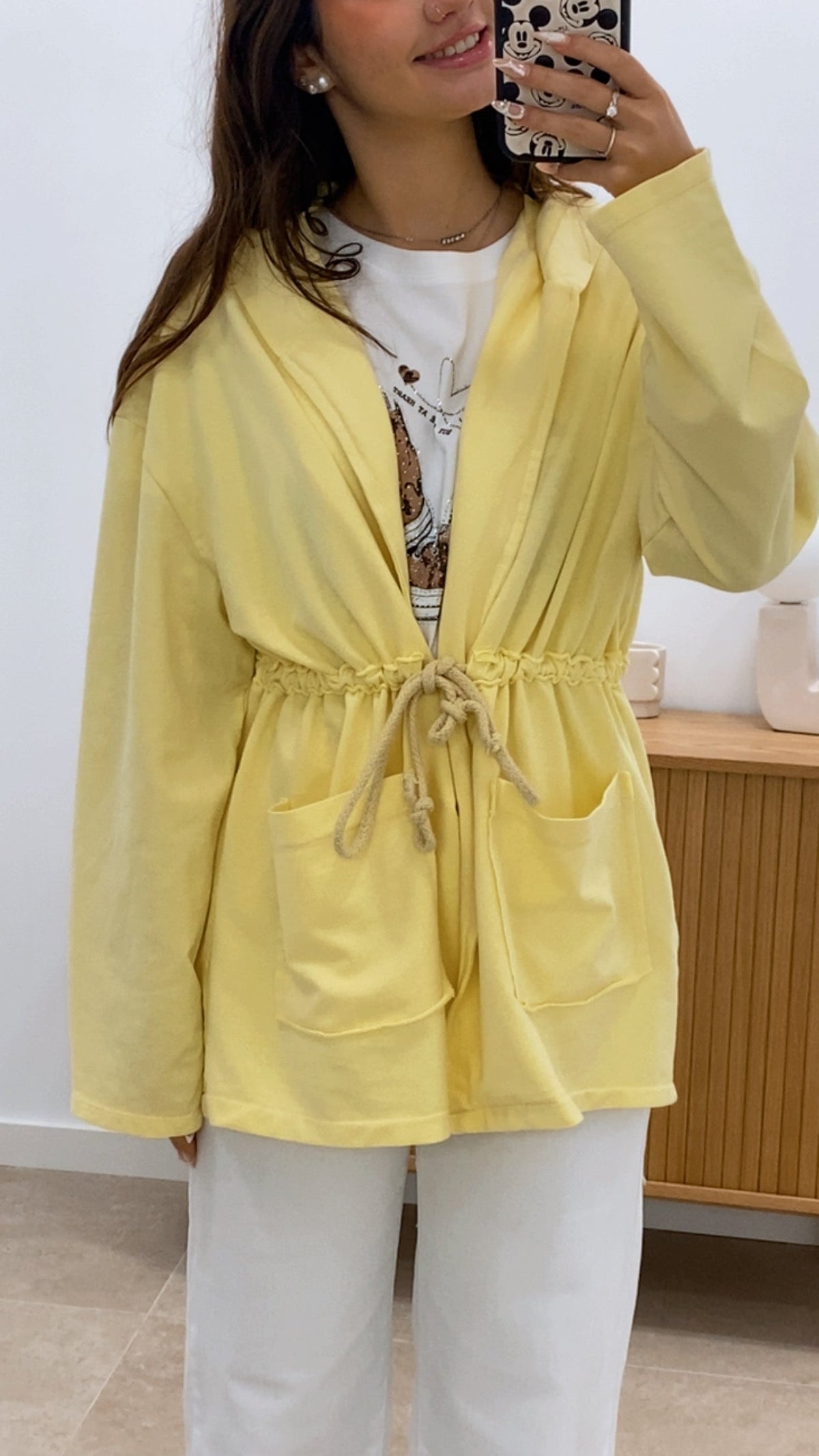 CHAQUETA CAPUCHA CORDÓN CINTURA