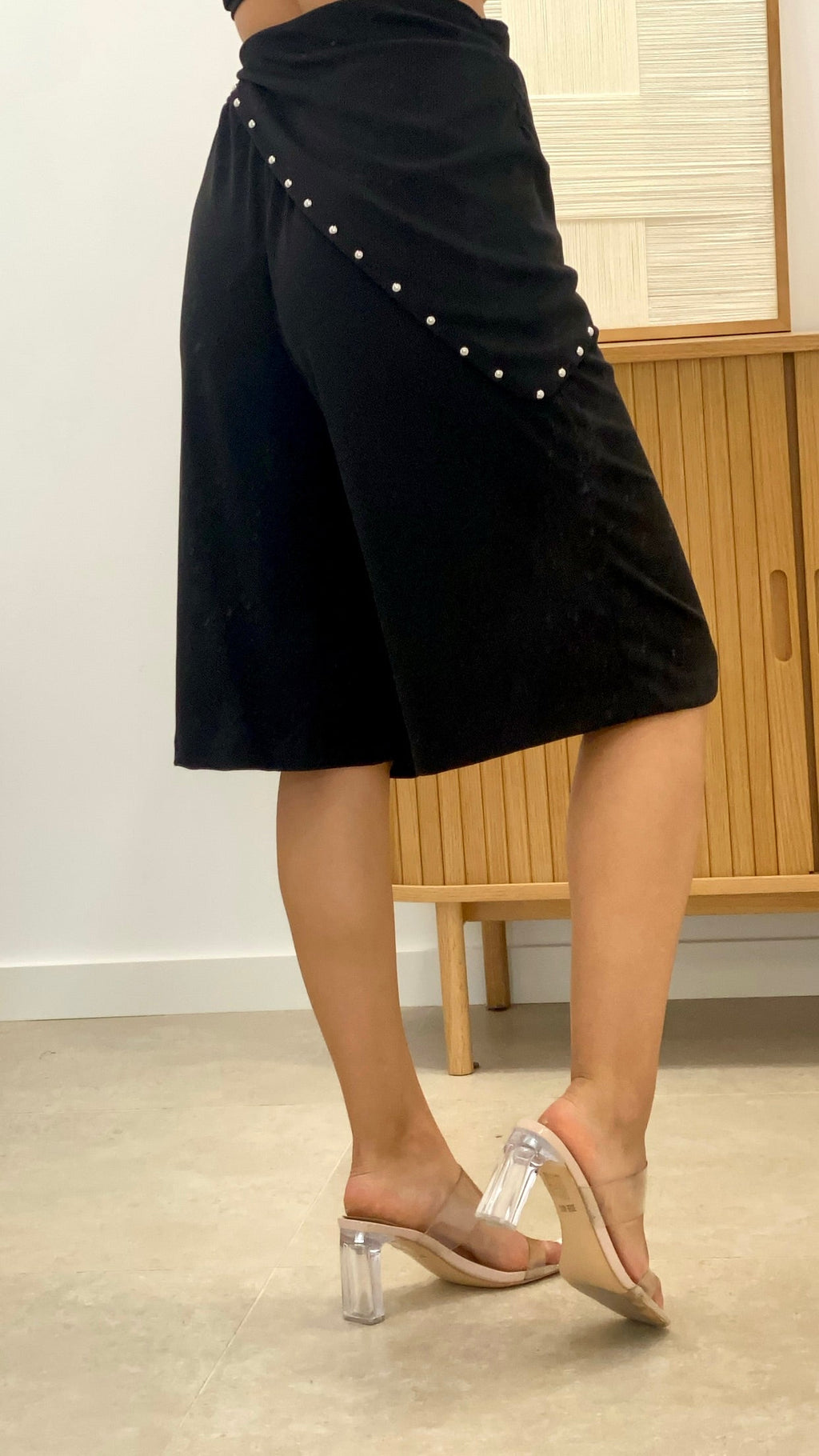 CONJUNTO CAMISETA Y PANTALÓN CON PAÑUELO TACHAS
