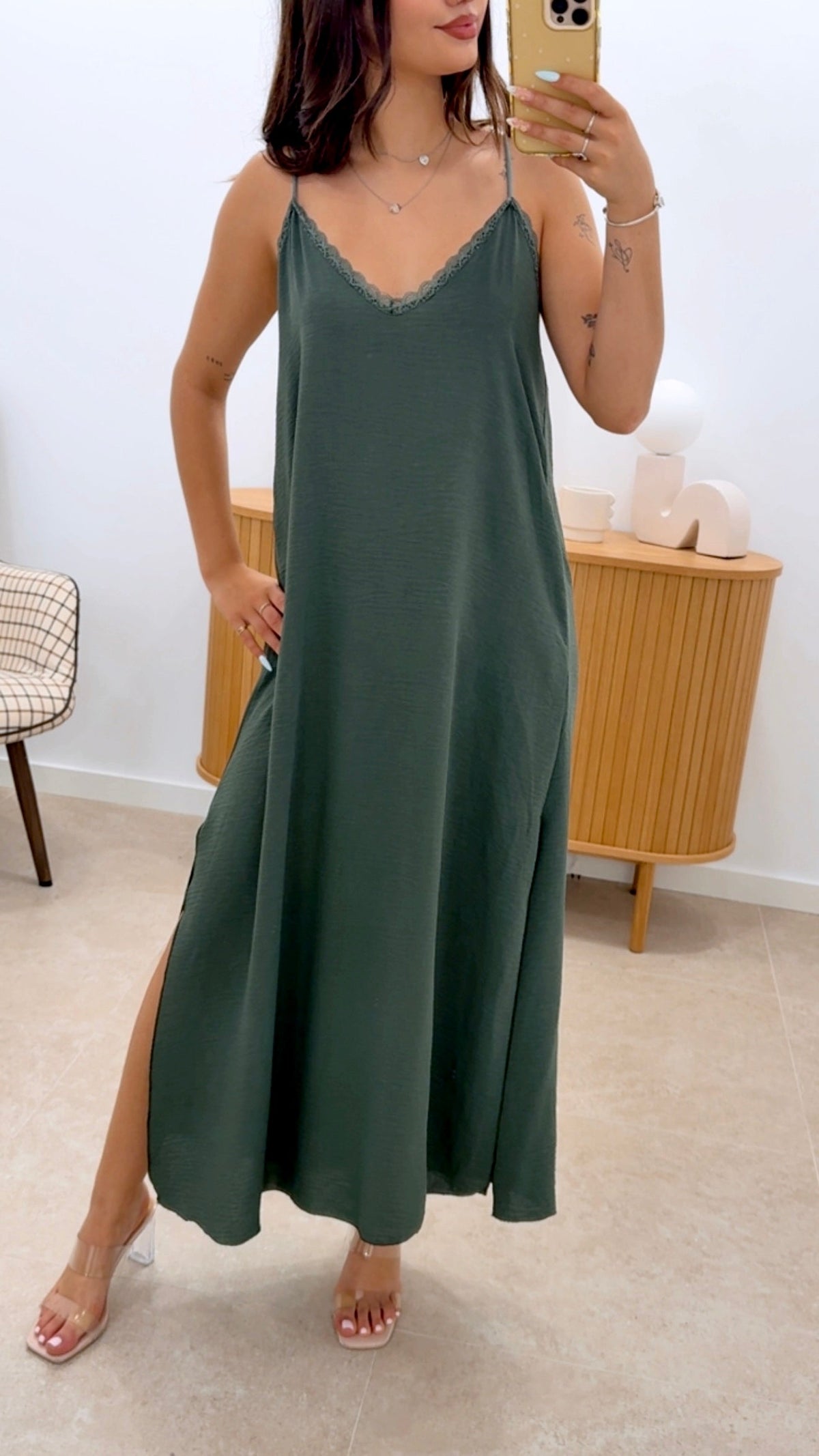 VESTIDO LENCERO