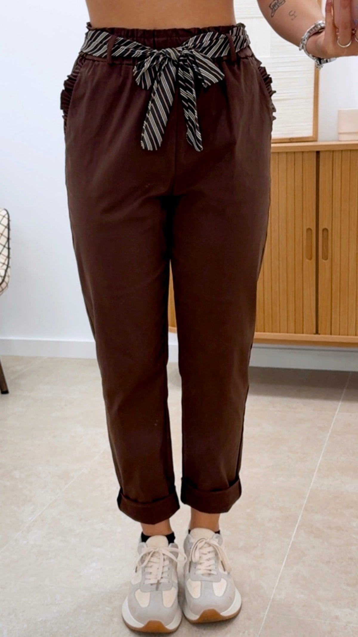 PANTALÓN ELÁSTICO CON CINTURÓN RAYAS