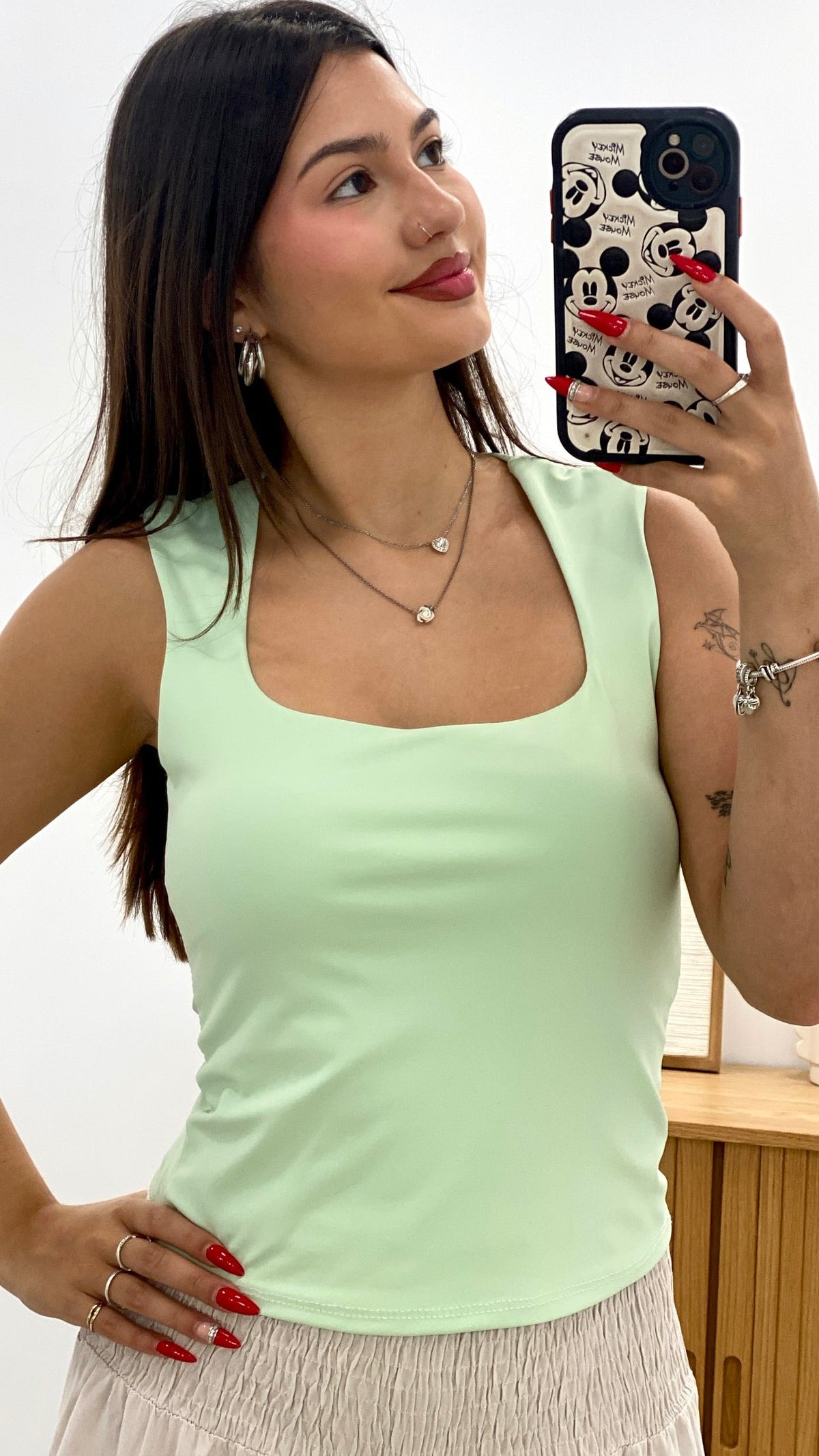 CAMISETA SIN MANGAS ESCOTE CUADRADO