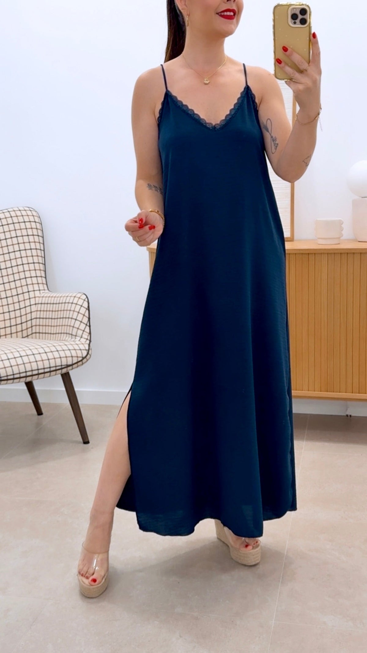 VESTIDO LENCERO