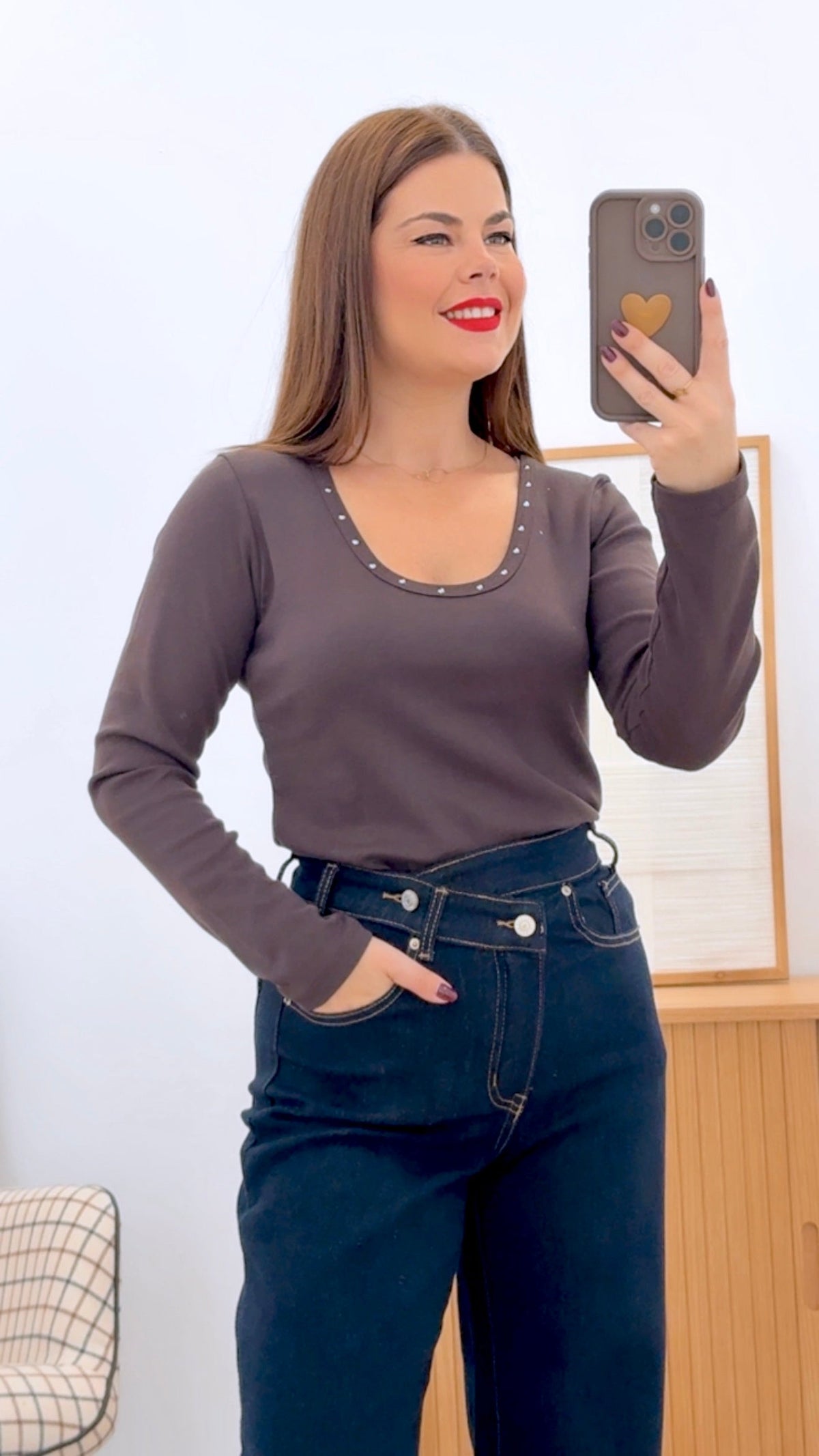 CAMISETA TACHUELAS
