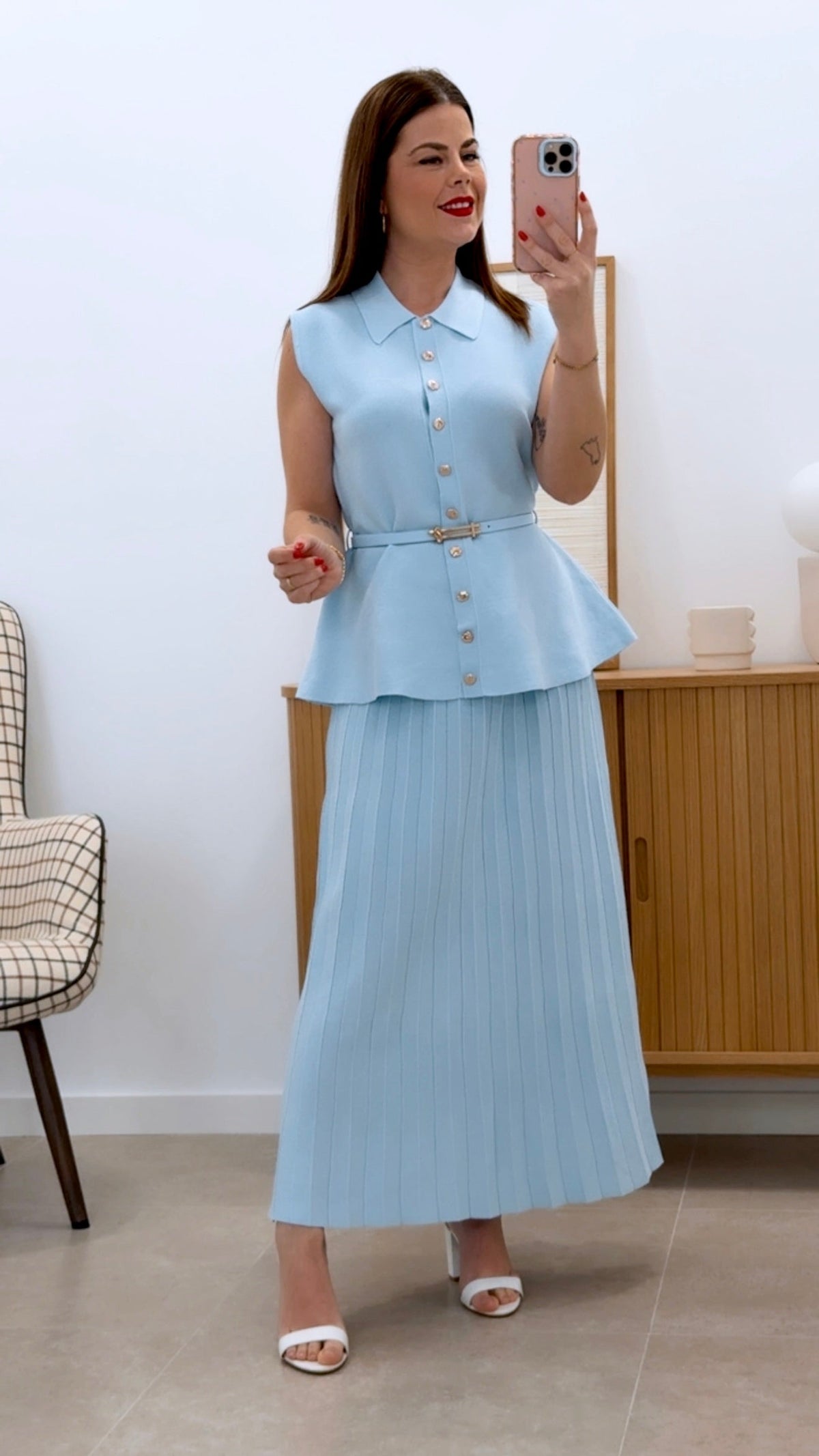CONJUNTO PUNTO CHALECO Y FALDA